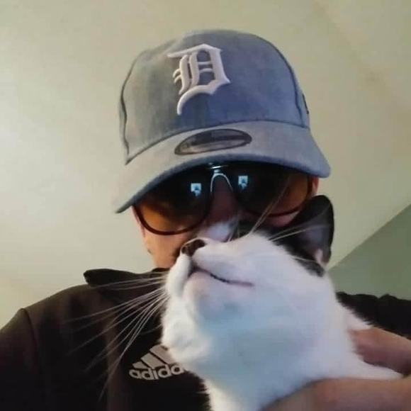 Meet your Posher, Dylan - Picture 1 of 1